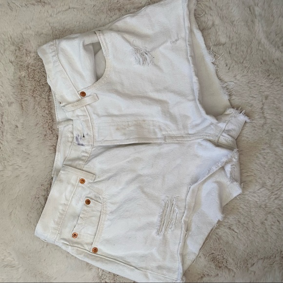 White Levi 501 Shorts - Picture 2 of 6
